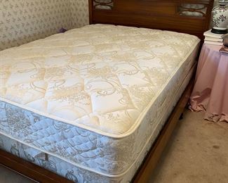 Vintage full bed