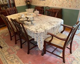 Double pedestal dining table with 3 leaves and 6 chairs (1 armchair)