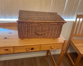 Great Little Desk With Chair And The Basket