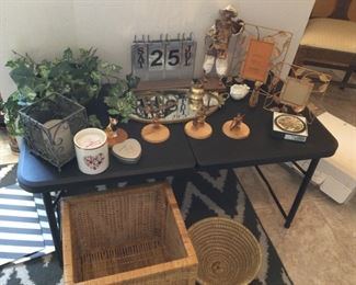 Lots Of Neat Home Decor