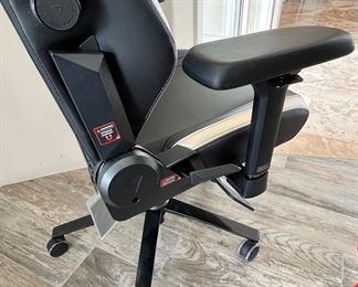 Secretlab Titan EVO League Legends 2022 Series Gaming Chair