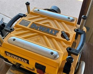 Dewalt Planer DW735 13 in. Three Knife, Two Speed Thickness Planer