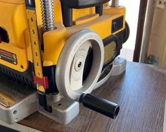 Dewalt Planer DW735 13 in. Three Knife, Two Speed Thickness Planer