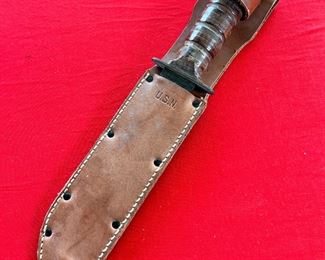 US WWII Camillus USN Mark 2 Fighting Knife with Recessed Nut II