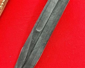 US WWII Camillus USN Mark 2 Fighting Knife with Recessed Nut II