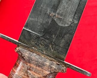 US WWII Camillus USN Mark 2 Fighting Knife with Recessed Nut II