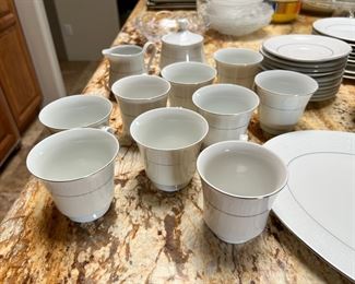 52pc Dynasty Eternal Fine China Set Dinnerware Set 