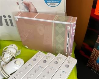 Nintendo Wii Video Game Console Bundle RVL-001