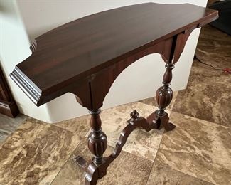 Traditional Accent Table