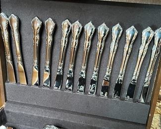 Flatware Set Distinction Deluxe Stainless by Oneida HH