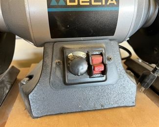 DELTA&nbsp;6-in Variable Speed Bench Grinder