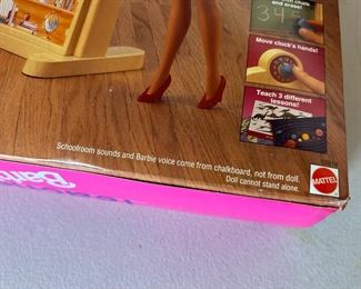 Barbie 1995 Teacher Doll Classroom  13914 