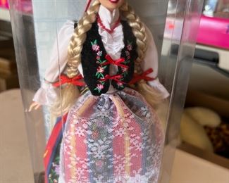 1997 Mattel Polish Barbie Doll Dolls Of The World 18560 #2
