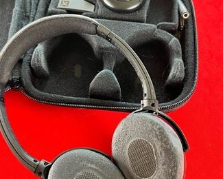 Bose QC3 Quiet Comfort 3 Acoustic Noise Cancelling Headphones