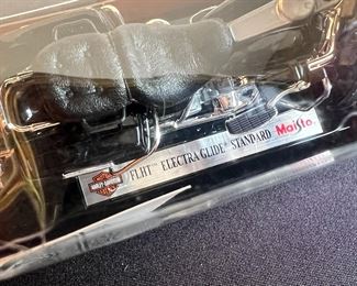 Maisto Harley Davidson 1:18 Model FLT Electra Glide Standard