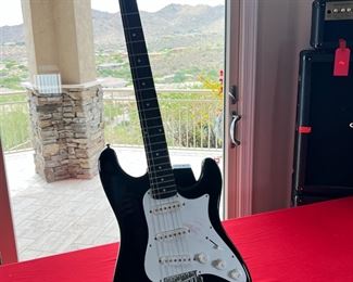 Silvertone by Samick SS-11/BK Strat Style Electric Guitar no case 40x12x3in HxWxD