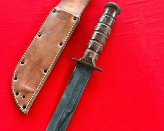 US WWII Camillus USN Mark 2 Fighting Knife with Recessed Nut II Blade: 7in Total:12in