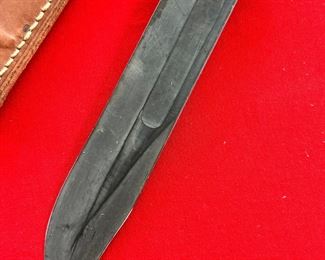 US WWII Camillus USN Mark 2 Fighting Knife with Recessed Nut II Blade: 7in Total:12in