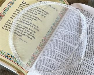 Large Family HOLY BIBLE Red Letter Edition New American Bible 3 x 8.75 x 11.5. HxWxD