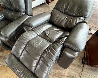 AS-IS La-Z-Boy Greyson Leather Power Recliner #1 40 x 38 x 44 HxWxD