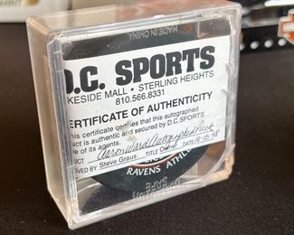 Aaron Ward Signed Hockey Puck Detroit Redwings 3.25x3.25x1in HxWxD