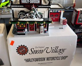 Harley Davidson Motorcycle Shop Snow Village Department 56 Box: 8x11x10in HxWxD