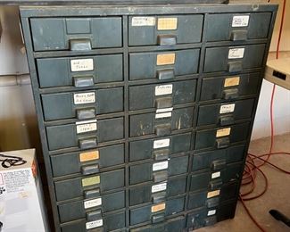 27 Drawer Garage Cabinet 37 x 30.5 x 14.in HxWxD