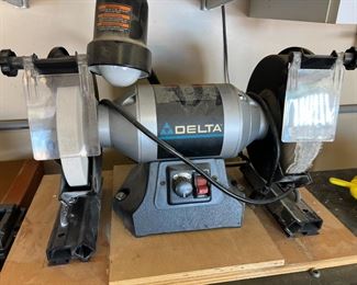 DELTA 6-in Variable Speed Bench Grinder 12 x 18 x 10in HxWxD