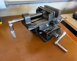 4in Compound Vise Cross Slide 5.5 x 14 x 12 jaws 4in HxWxD