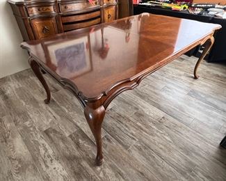 Stanley Dining Table & 6 Chairs Table: 30 x 46 x 78– 100–122in HxWxD