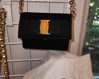 Designer handbags purses: Gucci, Prada, Louis Vitton and lots more