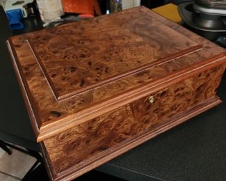 Osvaldo Agresti jewelry box, with key