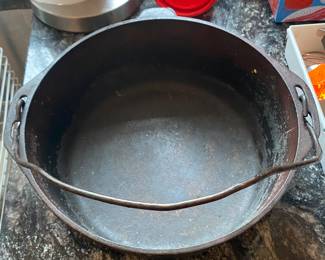 Cast Iron Dutch Oven