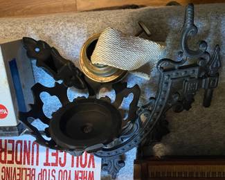 Oil Lamp with Metal Wall Mount