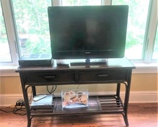TV's & Console Table