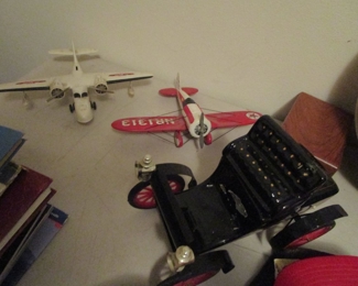 Planes and bar in a car