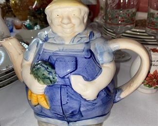 Tea pitcher