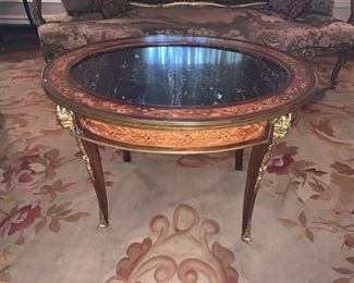 French Louis XV style Belle Epoque Marquetry Oval Coffee Table with marble top
