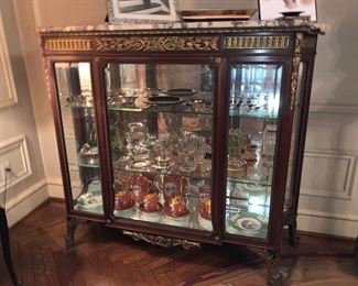 French Louis XV style gilt bronze mounted vitrine with marble top
