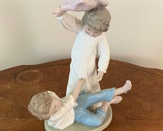 LLadro "Pillow Fight" 9.5" Tall (1981)