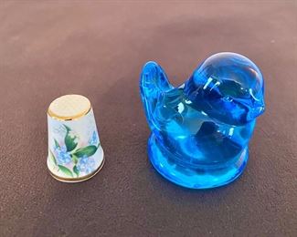 "Royal Grafton" Made in England Ceramic Thimble. Vintage Glass Blue Bird of Happiness Figurine by Leo Ward (1983).