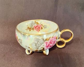 "Royal Sealy" Double Wedding Ring Handle 3 Footed Teacup Iridescent, Gold Trim.