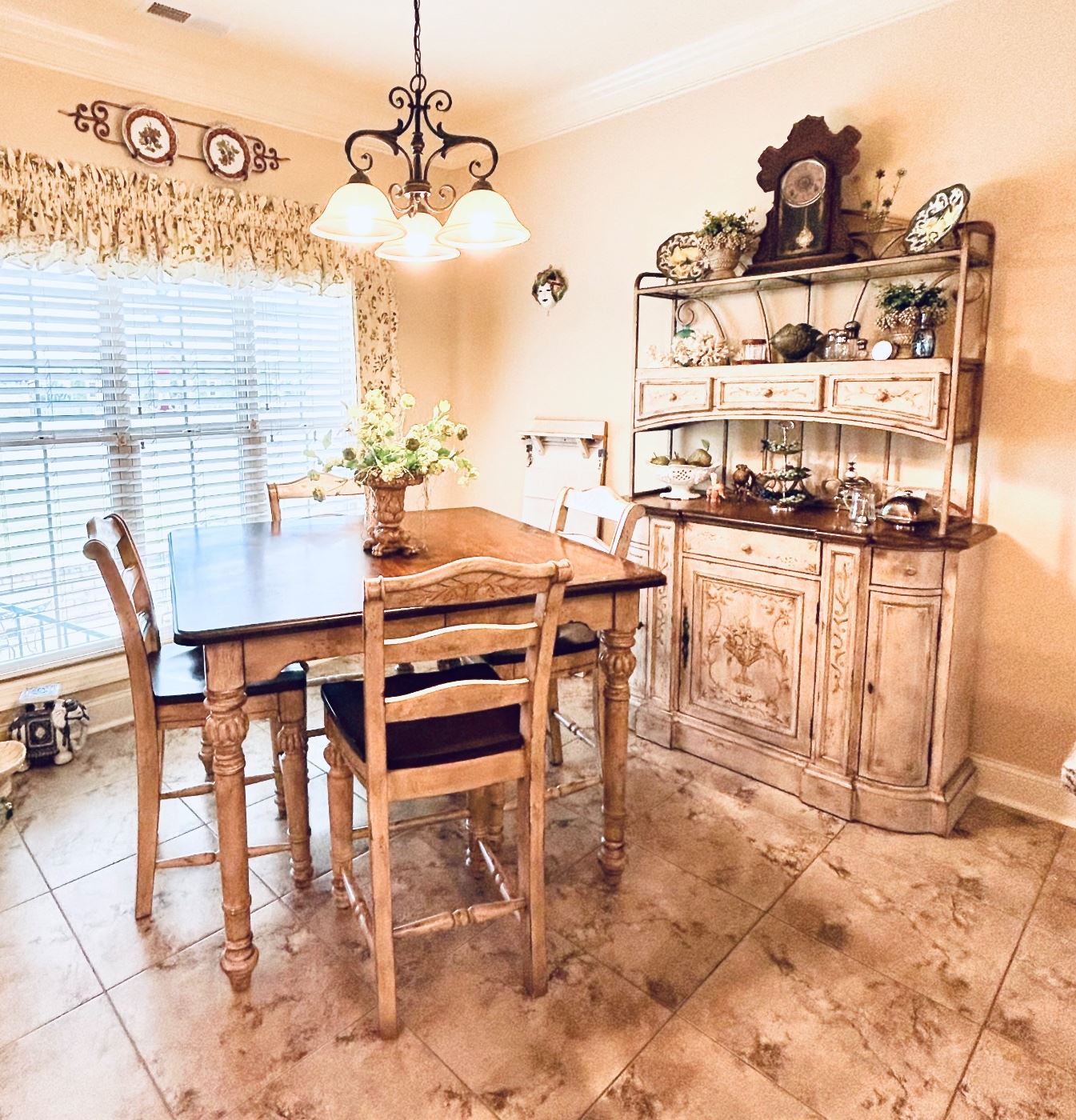 The Best!! Fenton, Linens, Collectibles,... starts on 7/21/2023