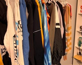 Lots of girls/women’s clothing