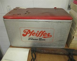Pfeiffer beer cooler....top needs new covering