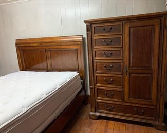 Bed set armoire