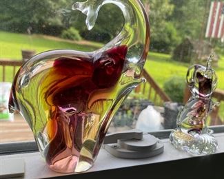 These Murano elephants are so choice. If you have the means, I highly recommend picking one up.