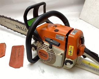 STIHL MS260 CHAINSAW W STIHL CASE,