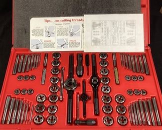 SNAP-ON 76 PIECE TAP & DIE SET, TDTDM500A,