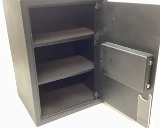3 COMPARTMENT MECHANICAL SAFE w THE KEY